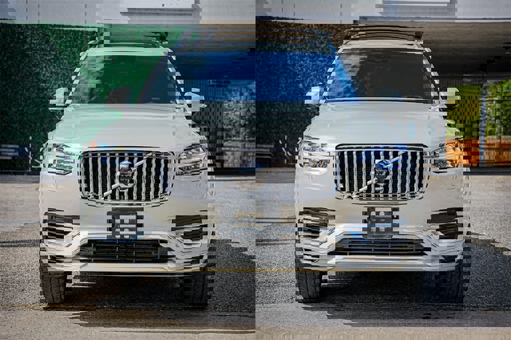 Used 2020 Volvo XC90 T8 Inscription image 4