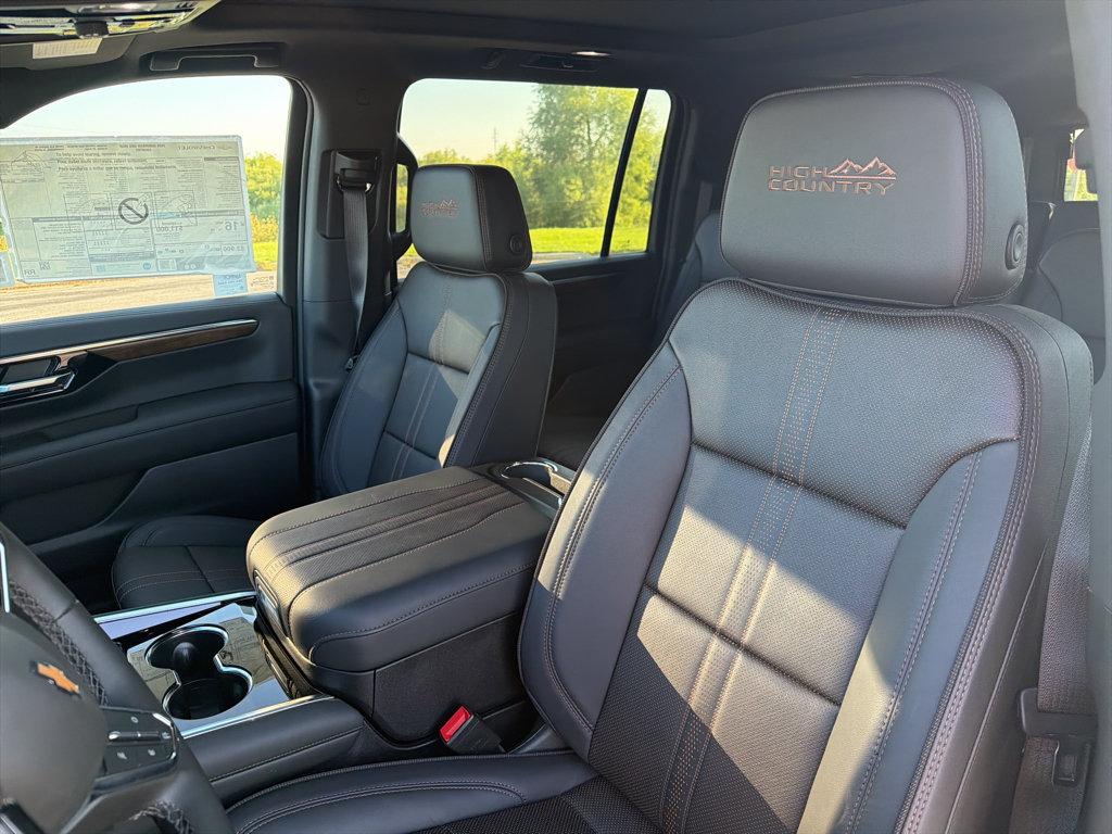 New 2026 Chevrolet Suburban High Country AWD/4WD image 18