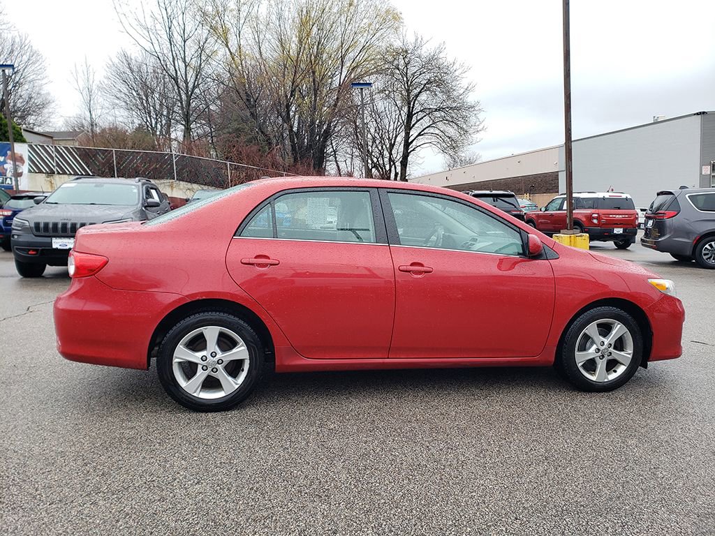 Used 2013 Toyota Corolla LE w/ Premium Complete Pkg FWD image 3