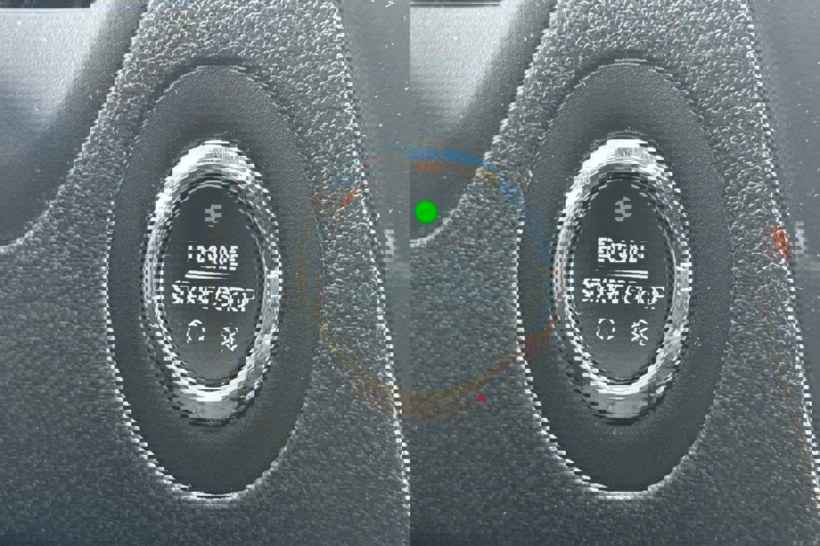 Used 2018 Ford Explorer XLT image 23