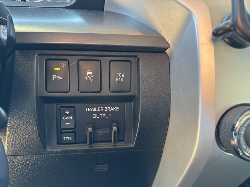 Used 2016 Toyota Tundra Platinum image 22