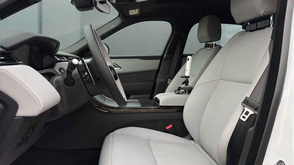 New 2026 Land Rover Range Rover Velar S AWD/4WD image 18