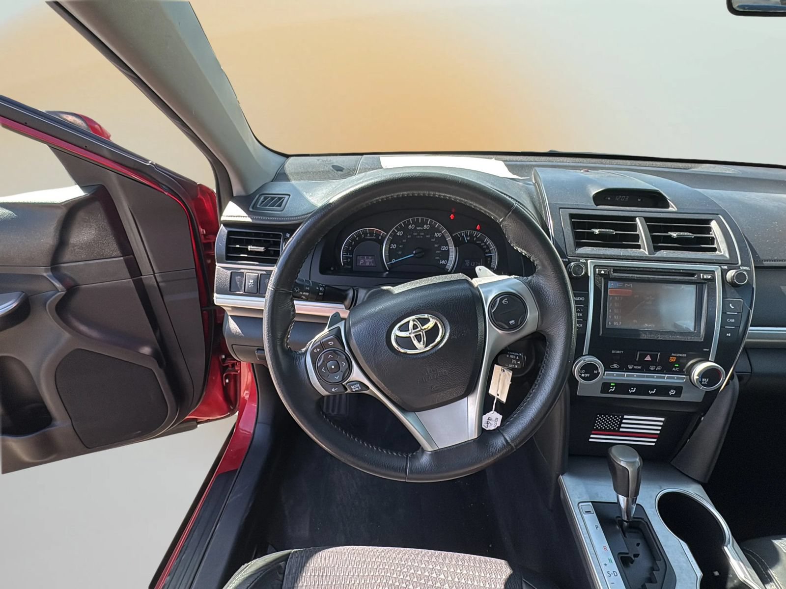 Used 2012 Toyota Camry SE FWD image 15