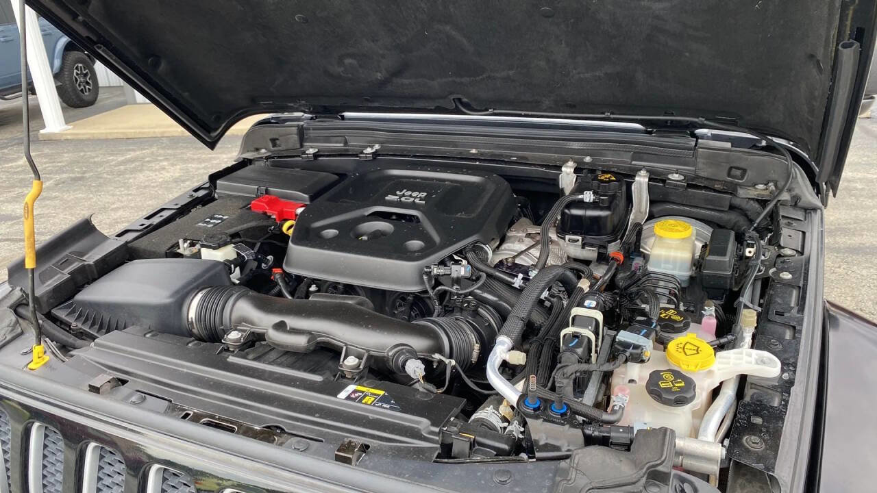 Used 2018 Jeep Wrangler Unlimited Sahara image 32