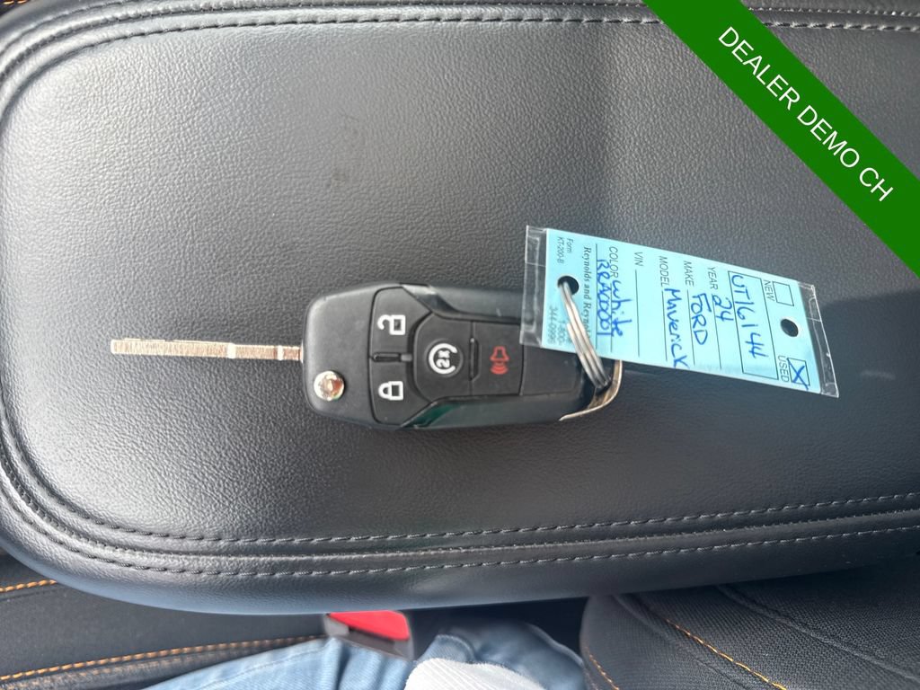 Used 2024 Ford Maverick Tremor w/ Tremor Off-Road Package AWD/4WD image 32