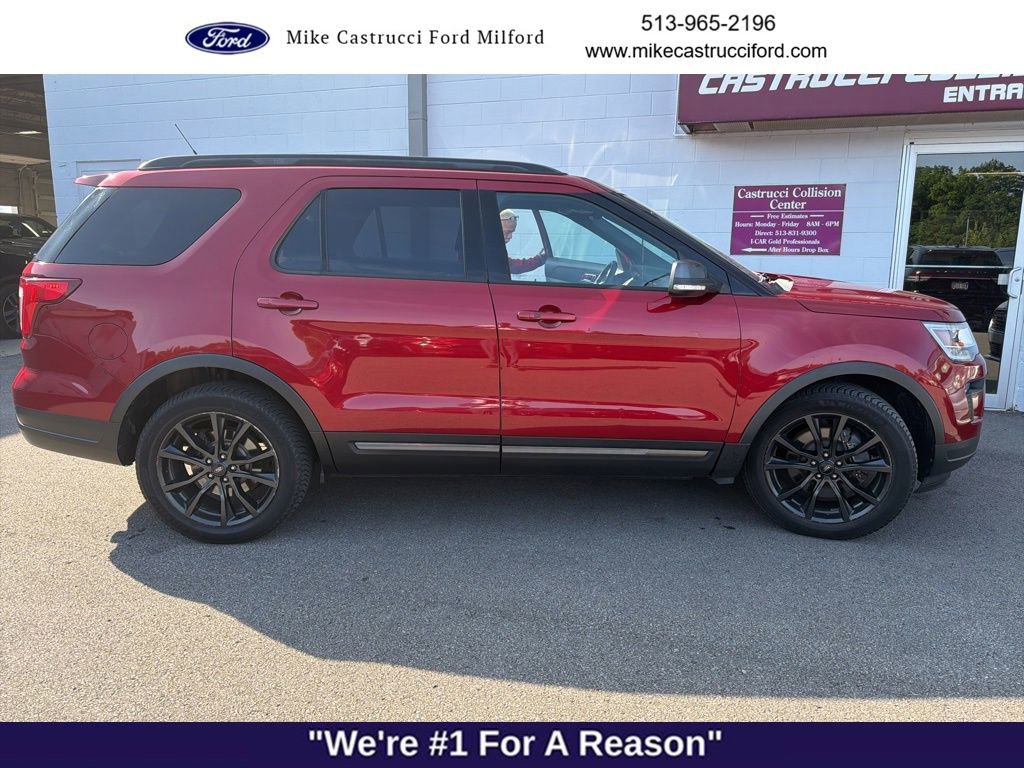 Used 2018 Ford Explorer XLT w/ Equipment Group 202A FWD image 1