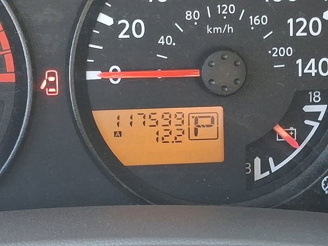 Used 2010 Nissan Frontier SE image 18