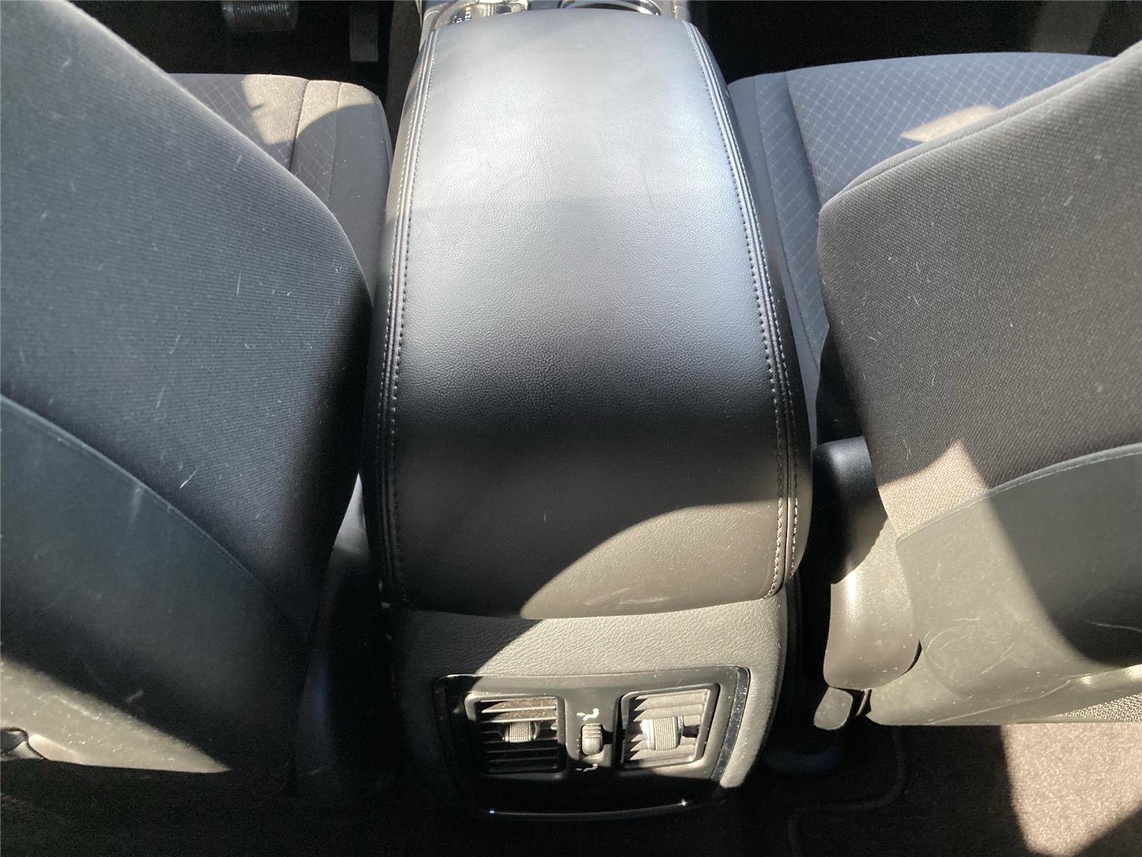 Used 2018 Jeep Grand Cherokee Laredo image 27