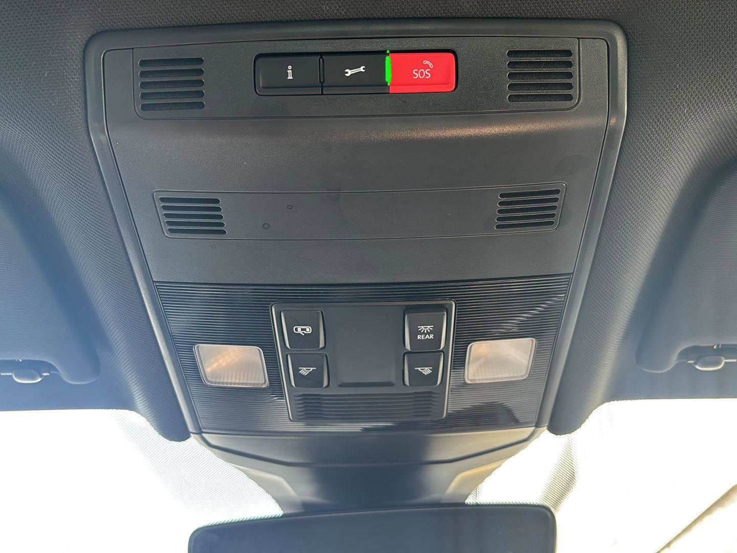 Used 2025 Volkswagen Jetta Sport image 28