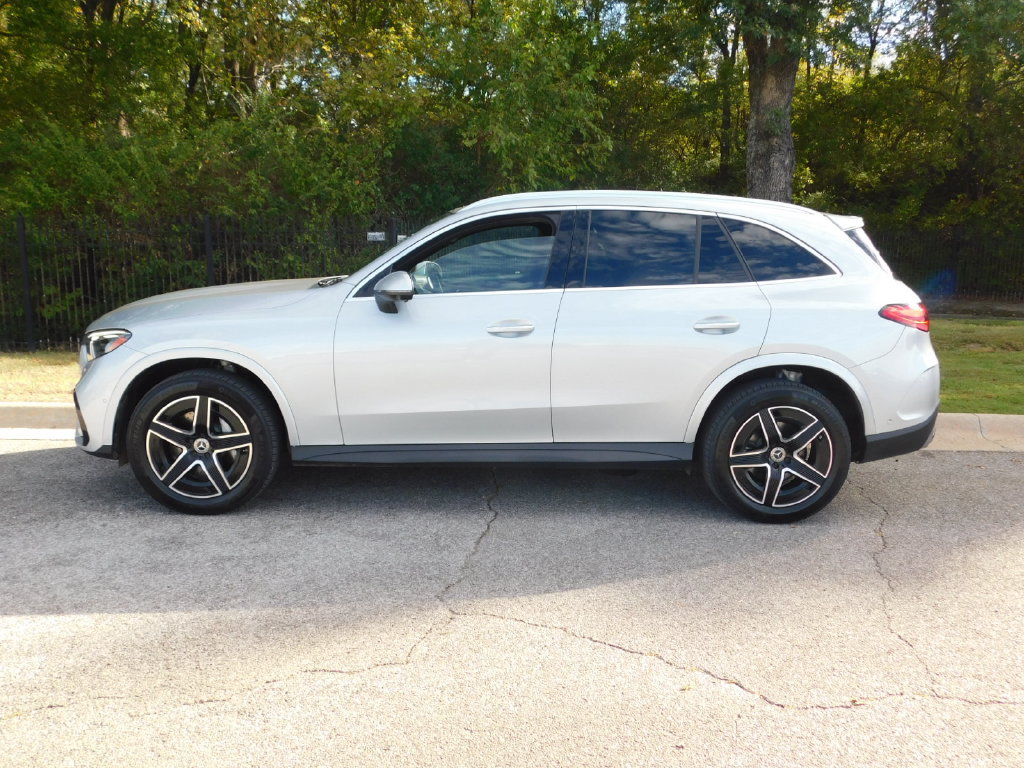 Used 2023 Mercedes-Benz GLC 300 4MATIC image 9