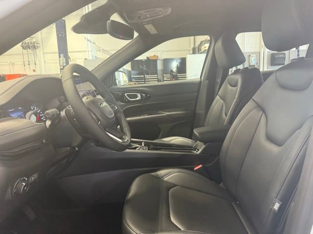 New 2025 Jeep Compass Limited w/ Sun & Sound Group image 6