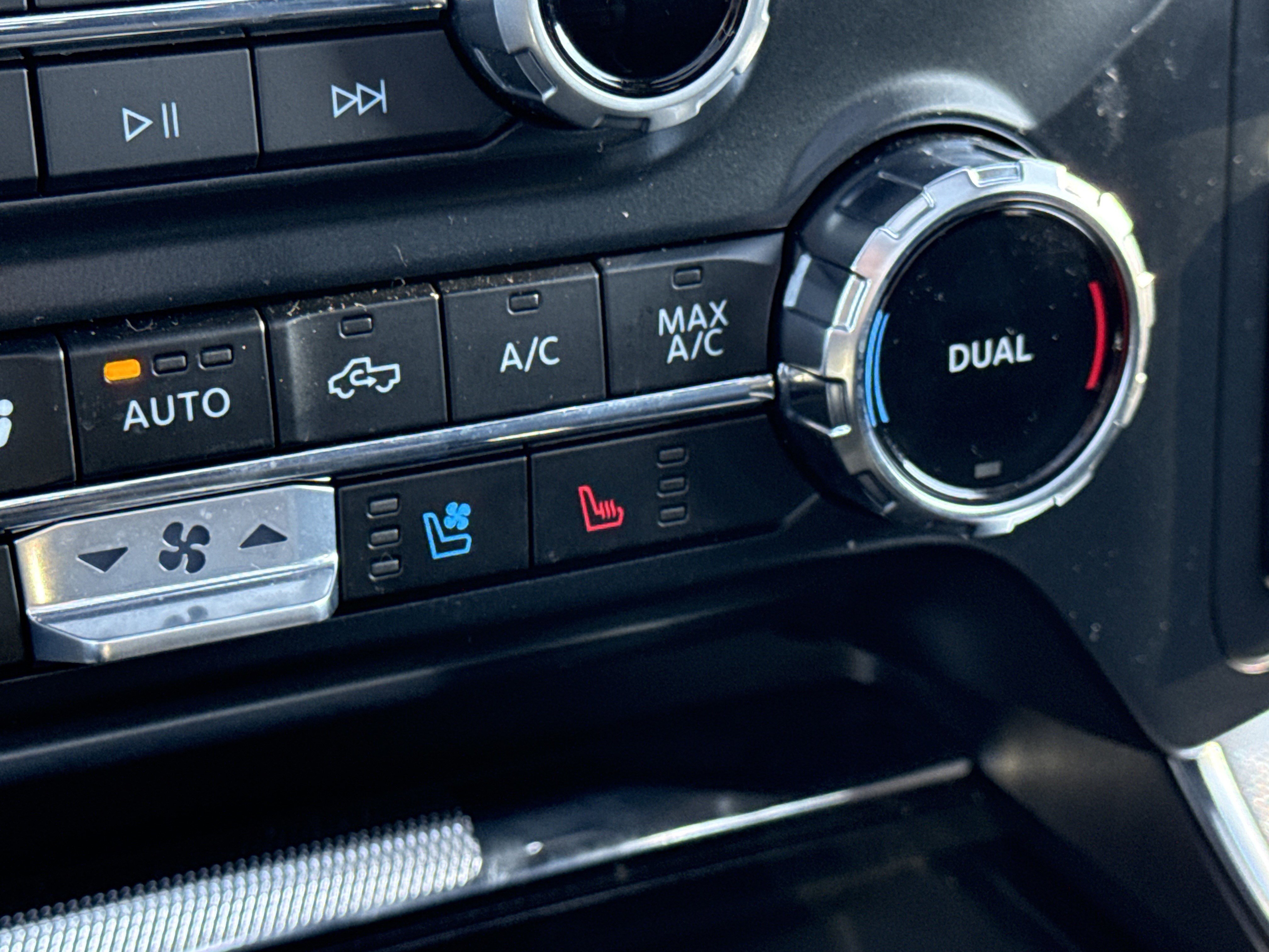 Used 2024 Ford F150 Platinum w/ Equipment Group 702A High image 29