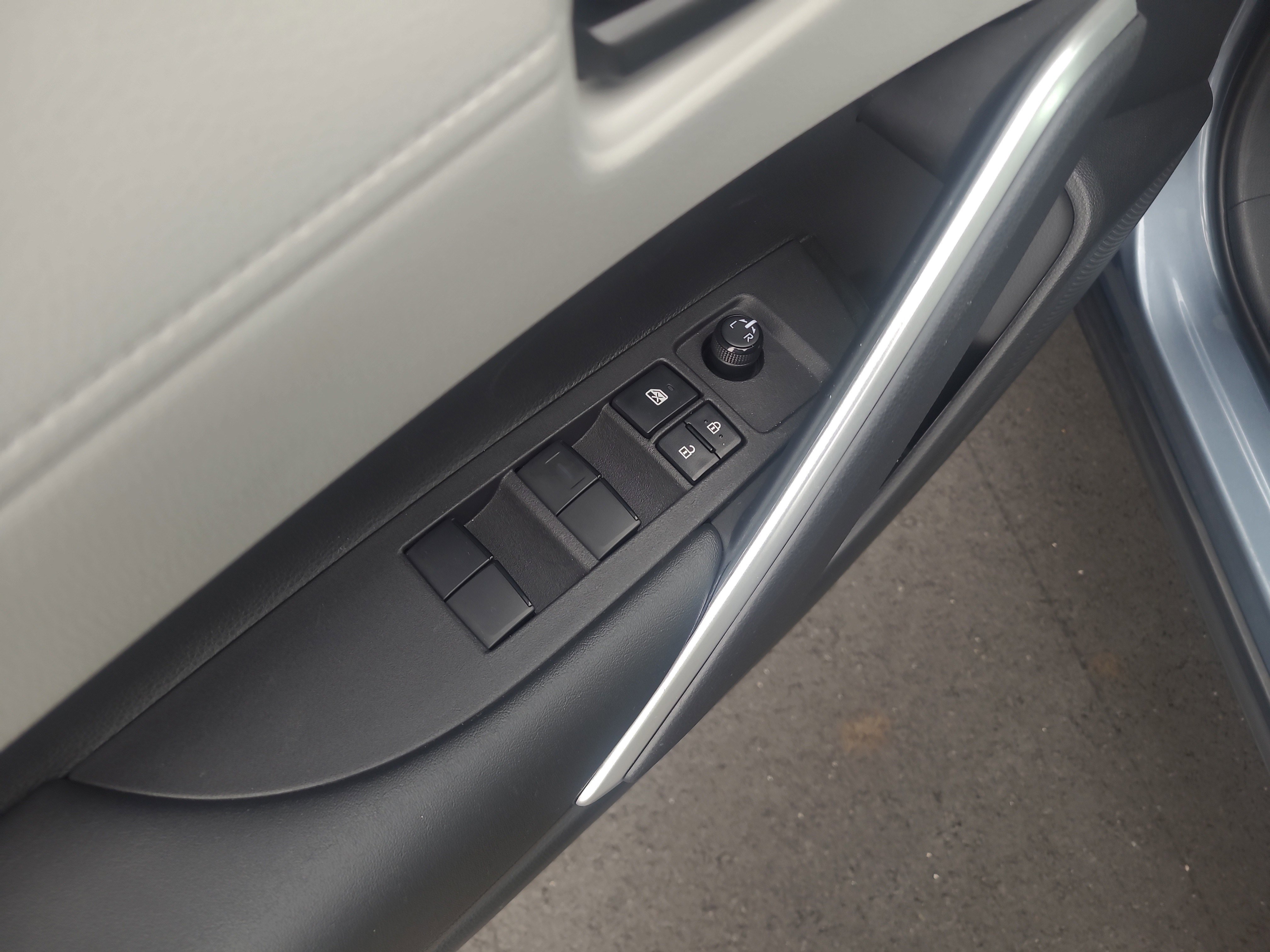 Certified 2024 Toyota Corolla Cross LE w/ Moonroof Package image 13