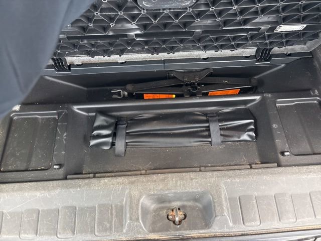 Used 2010 Nissan Pathfinder SE image 12