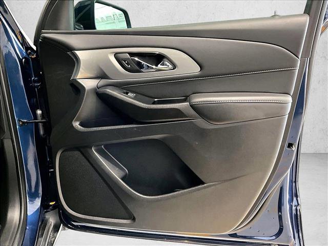 Used 2023 Chevrolet Traverse LT FWD image 19