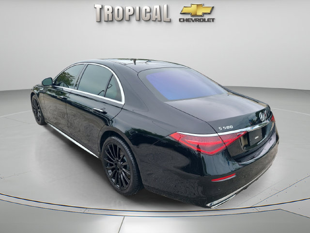 Used 2022 Mercedes-Benz S 580 4MATIC Sedan w/ AMG Line Package image 6