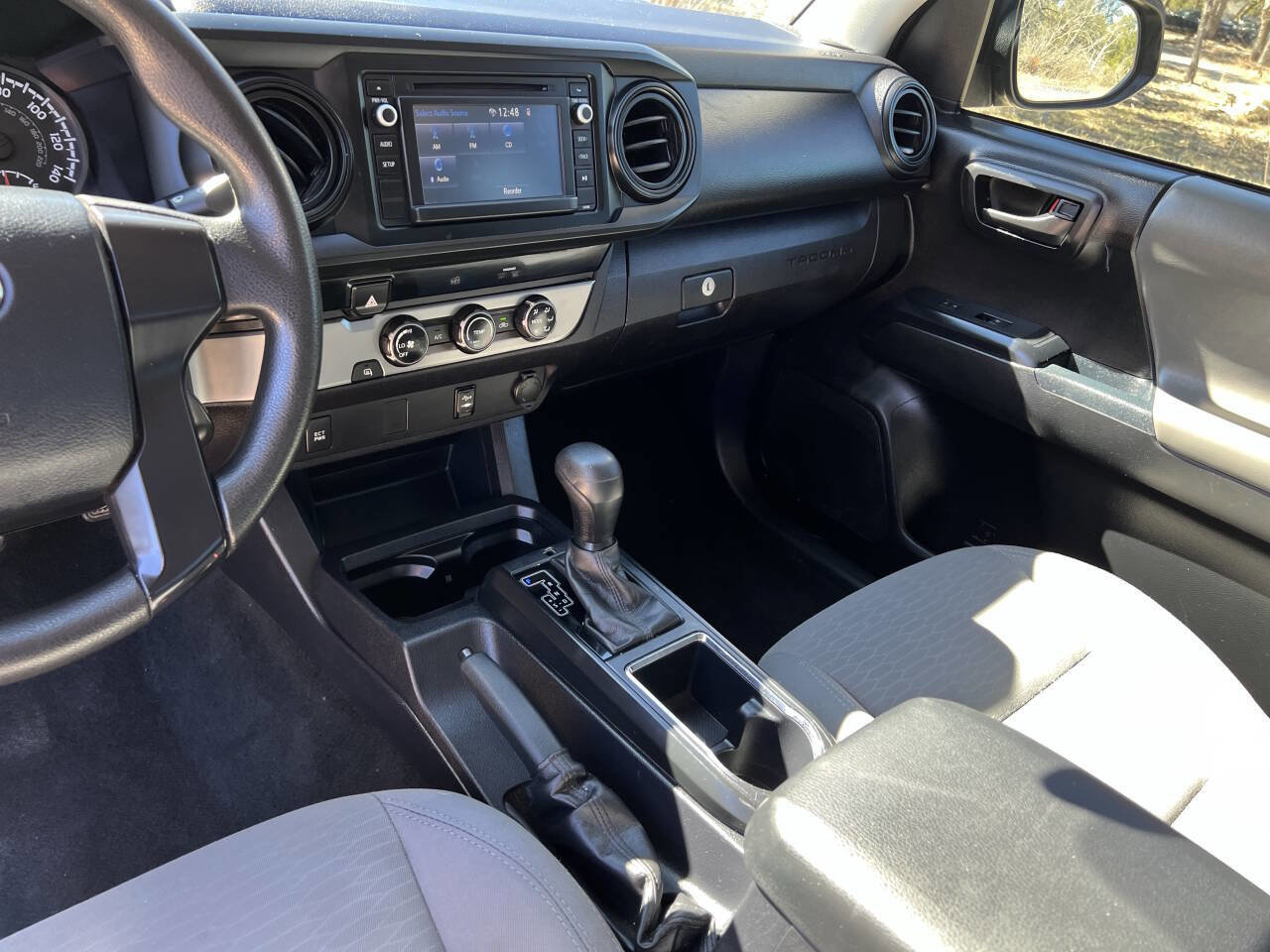 Used 2017 Toyota Tacoma SR image 19