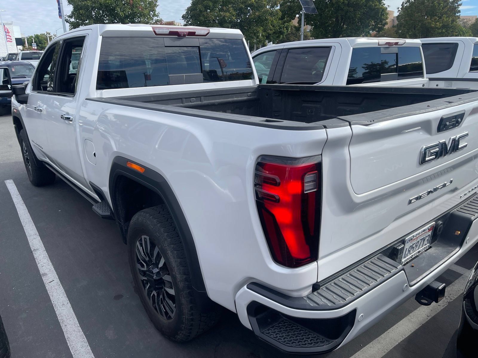 Used 2024 GMC Sierra 2500 Denali Ultimate AWD/4WD image 2