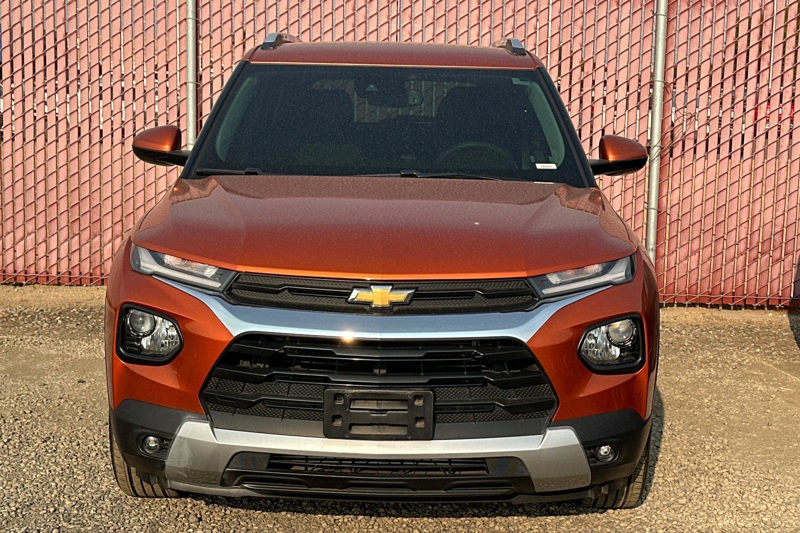 Used 2023 Chevrolet TrailBlazer LT w/ Convenience Package FWD image 3
