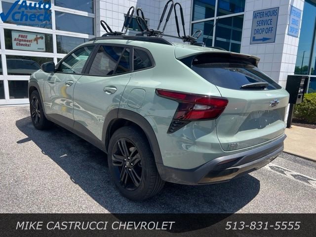 Used 2025 Chevrolet Trax ACTIV w/ Sunroof Package FWD image 4