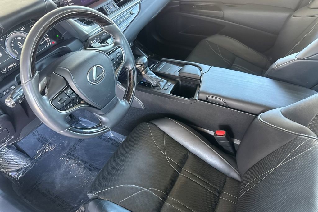 Used 2021 Lexus ES 300h w/ Accessory Package 2 FWD image 9