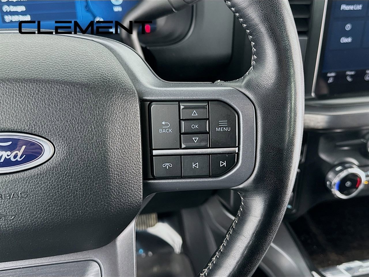 Used 2023 Ford F350 Lariat w/ Sport Appearance Package image 17