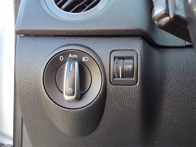 Used 2017 Volkswagen Tiguan Wolfsburg Edition image 23