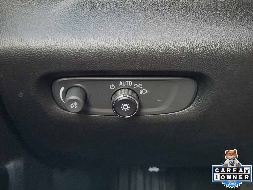 Used 2023 Chevrolet Traverse LS image 27