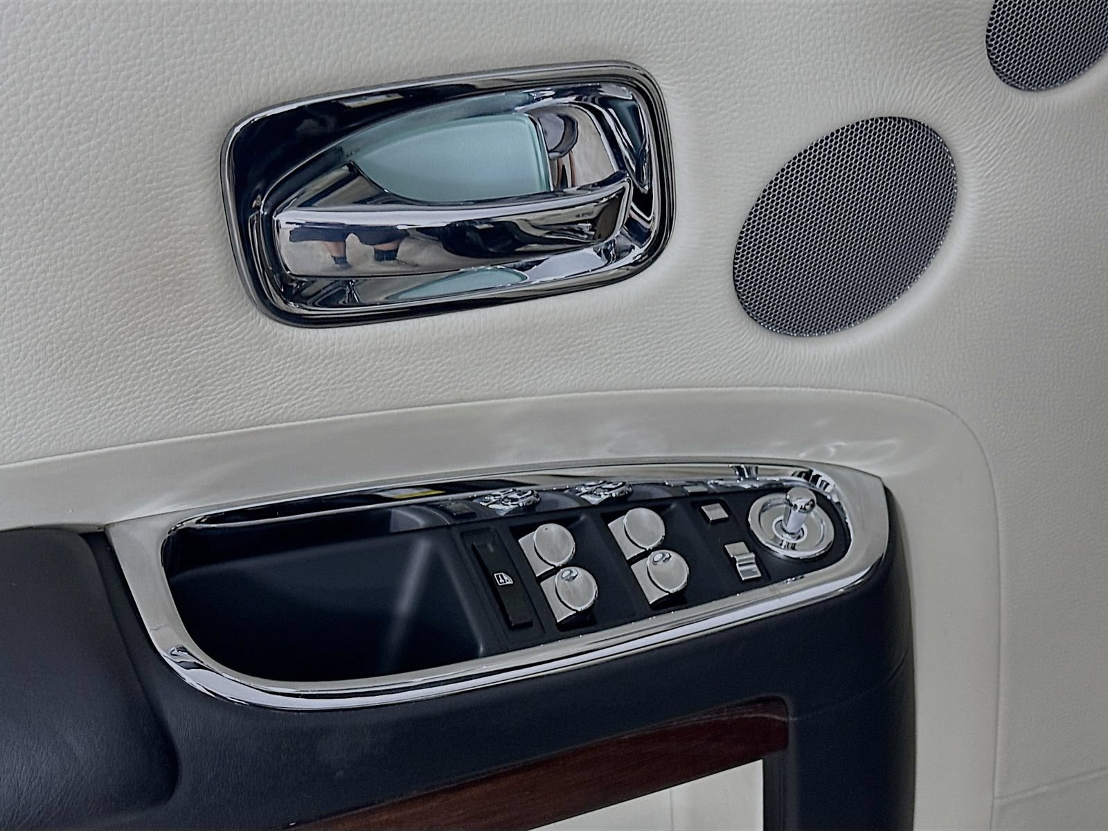 Used 2010 Rolls-Royce Ghost RWD image 18