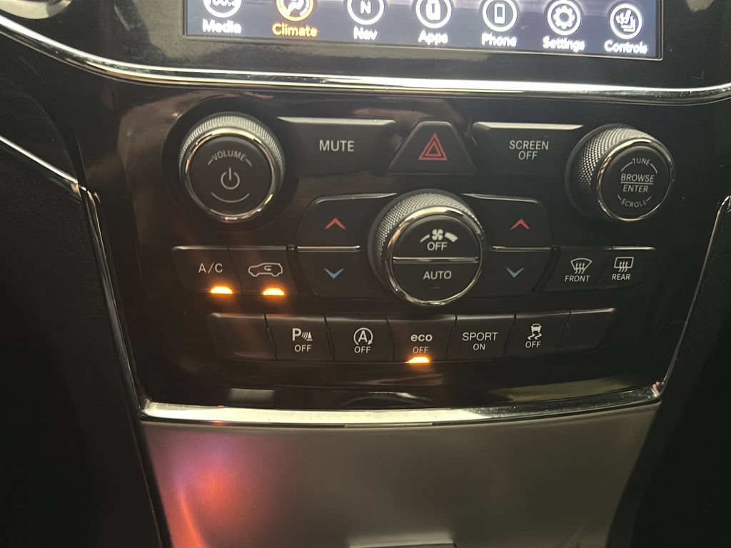 Used 2019 Jeep Grand Cherokee Limited w/ Luxury Group II AWD/4WD image 33