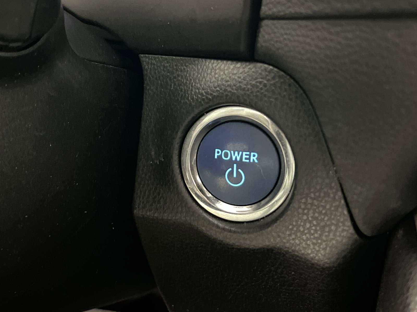 Used 2020 Toyota RAV4 XLE image 32