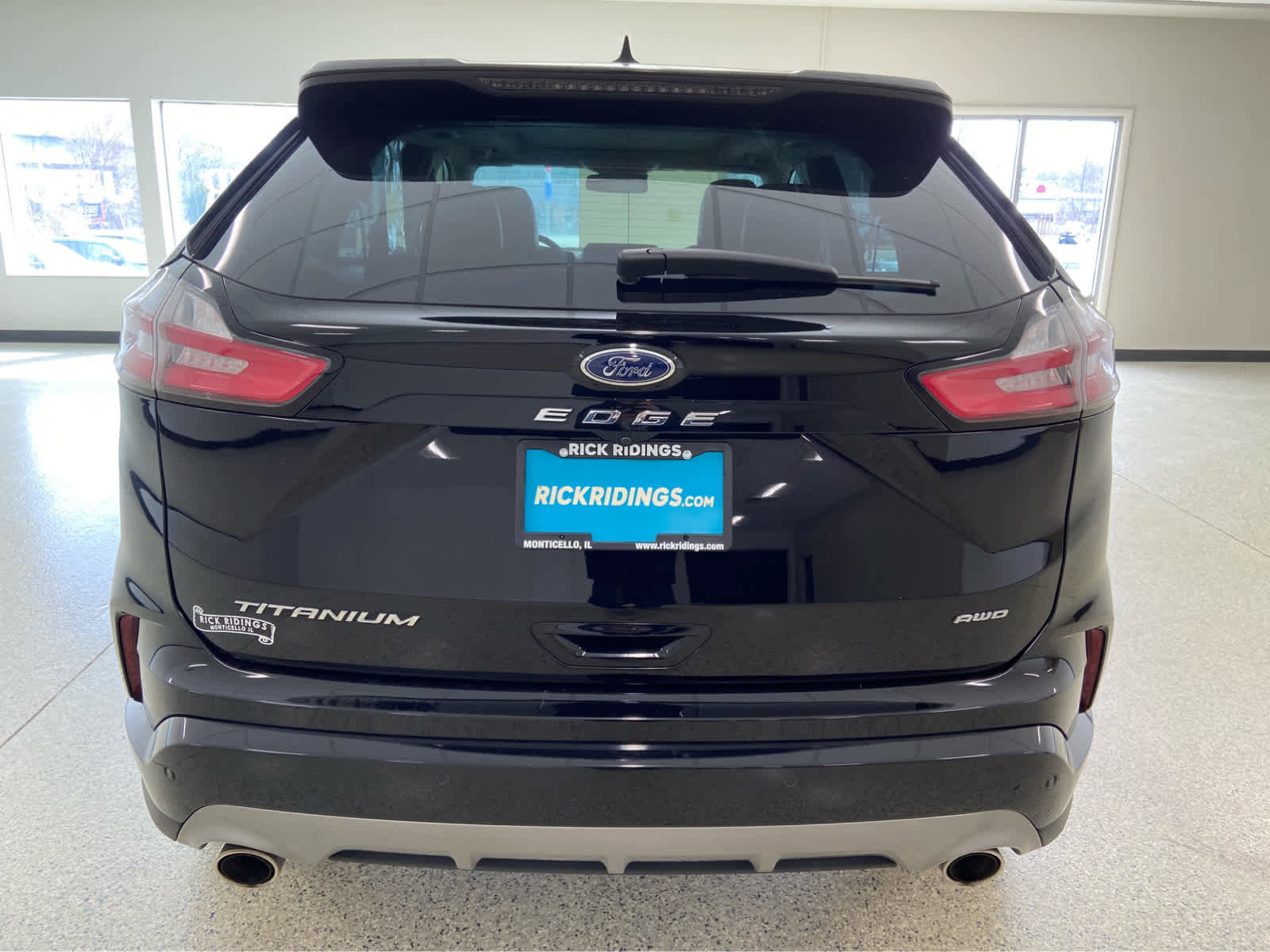 Used 2023 Ford Edge Titanium w/ Equipment Group 301A image 9
