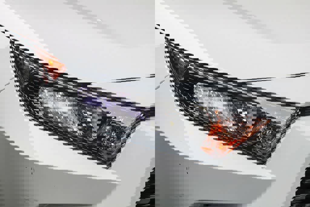 Used 2021 Toyota RAV4 LE w/ Carpet Mat Package (TMS) image 4