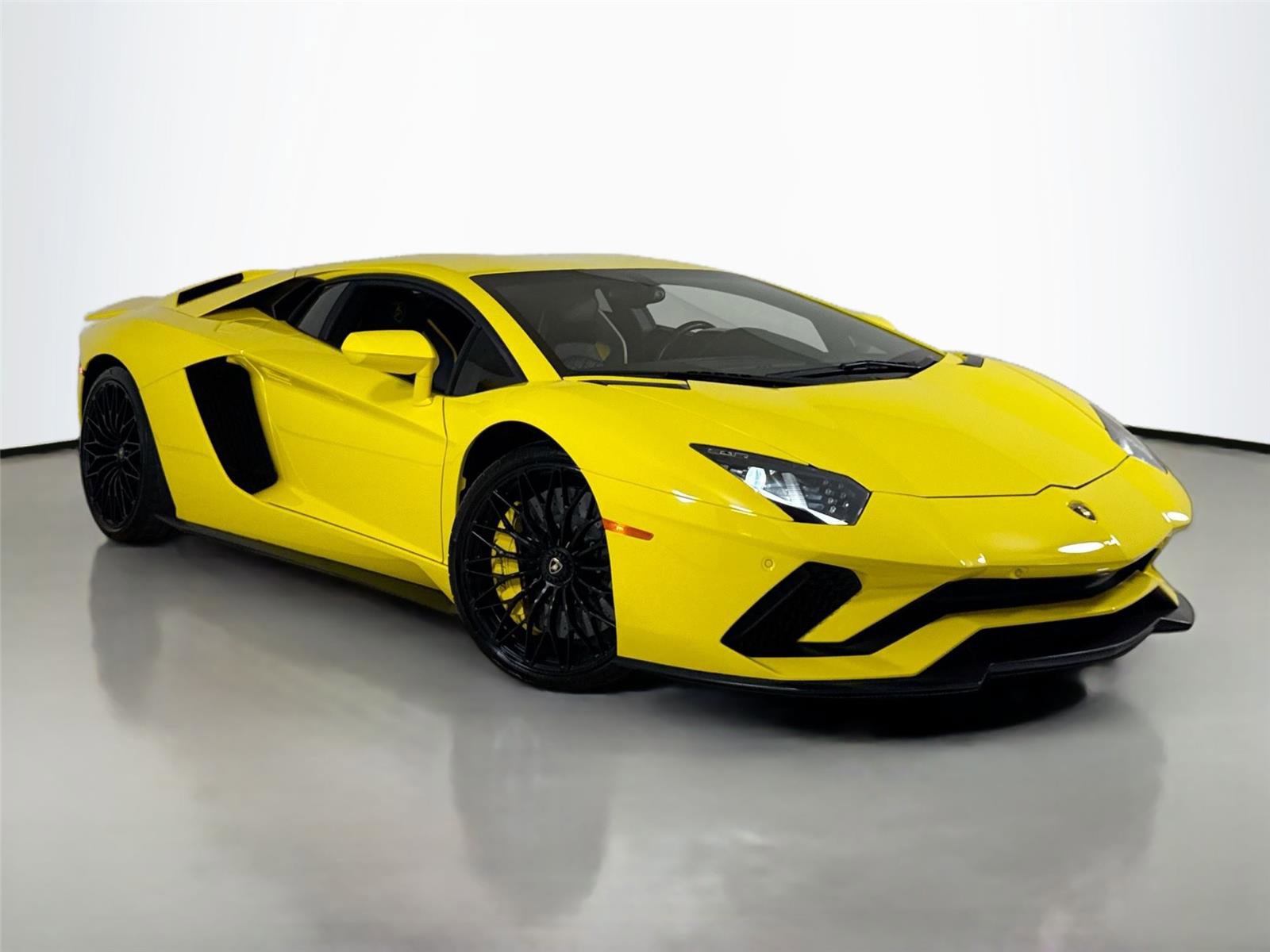 Used 2018 Lamborghini Aventador S AWD/4WD image 40