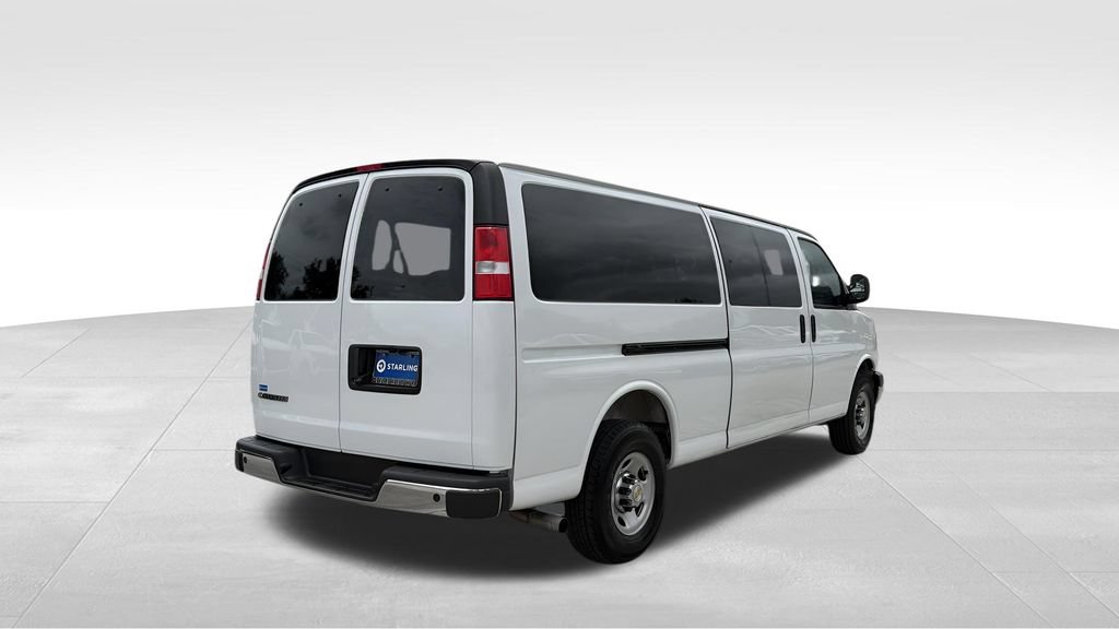 Used 2025 Chevrolet Express 3500 LT w/ LT Preferred Equipment Group RWD image 9