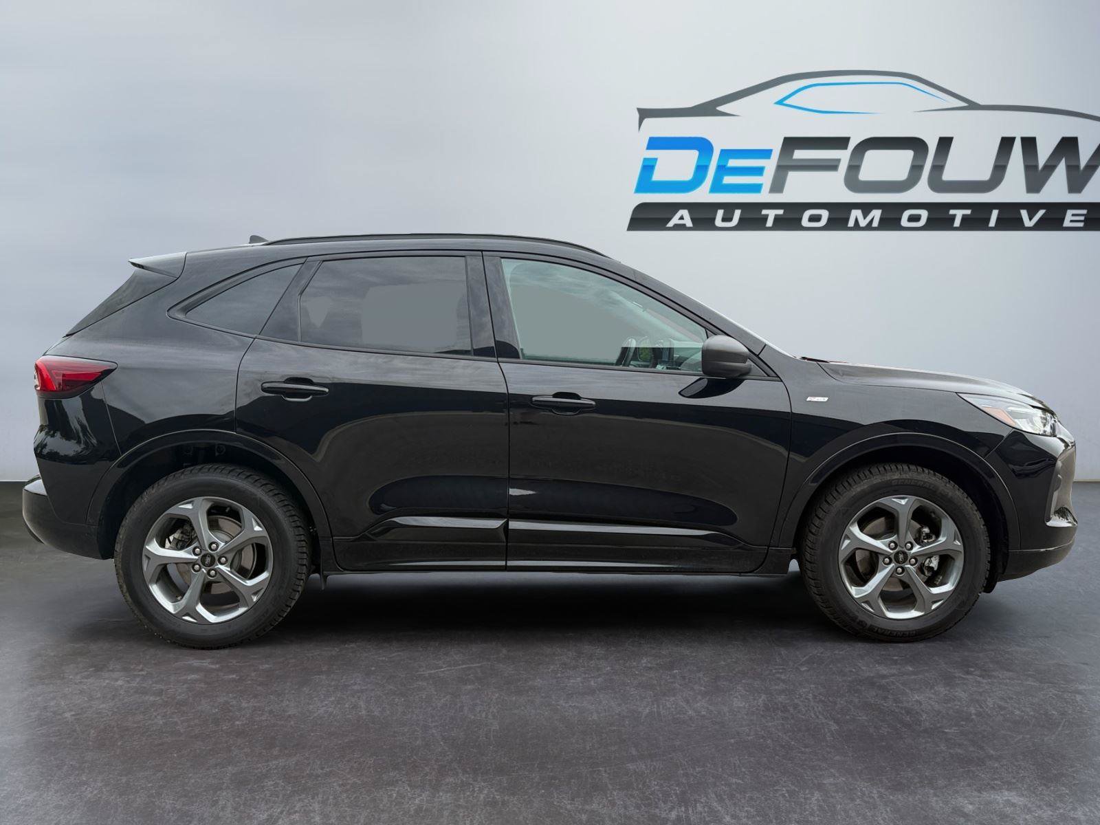 Used 2023 Ford Escape ST-Line AWD/4WD image 2
