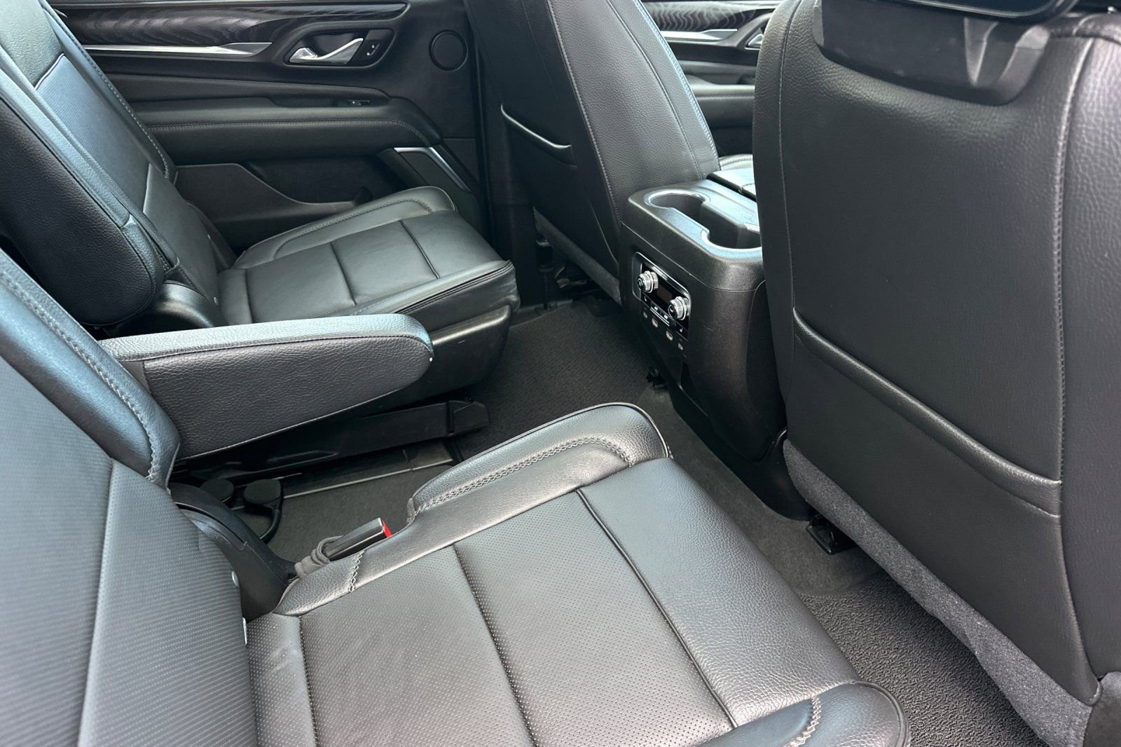 Used 2021 GMC Yukon Denali w/ Denali Ultimate Package AWD/4WD image 20