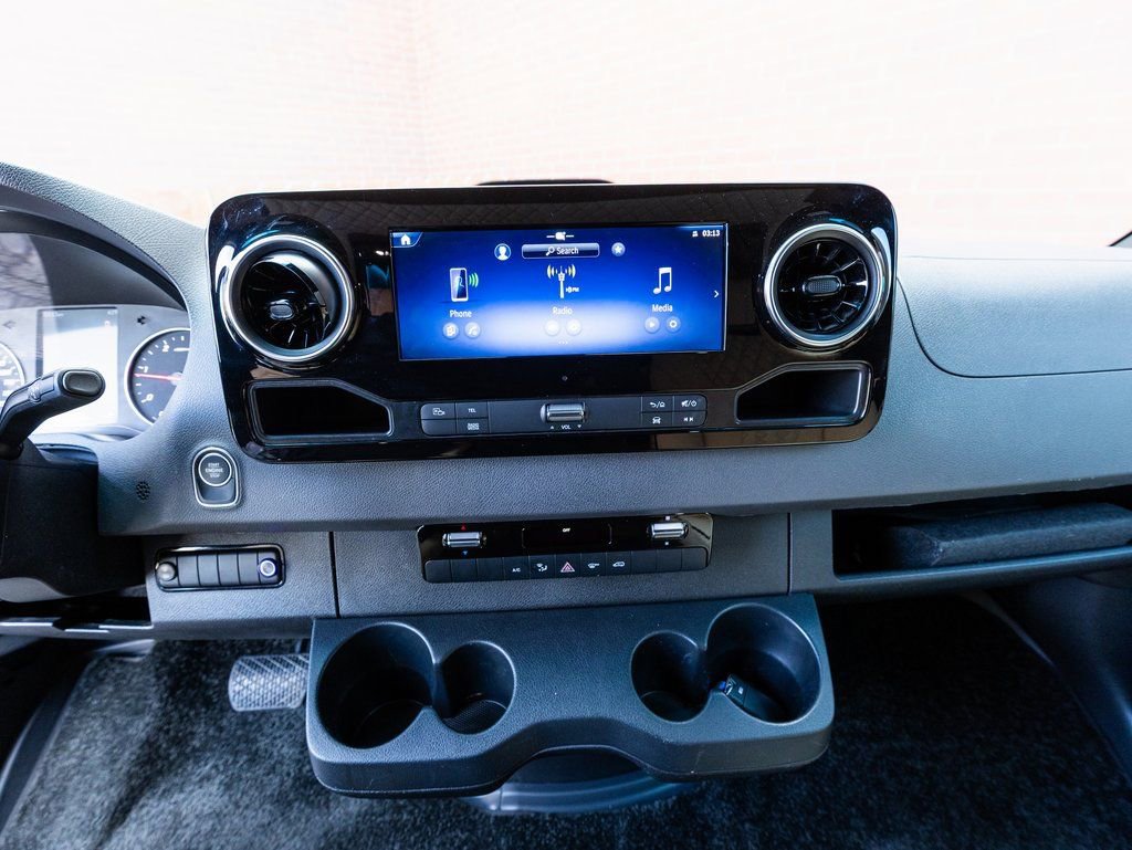 Used 2025 Mercedes-Benz Sprinter 2500 image 13