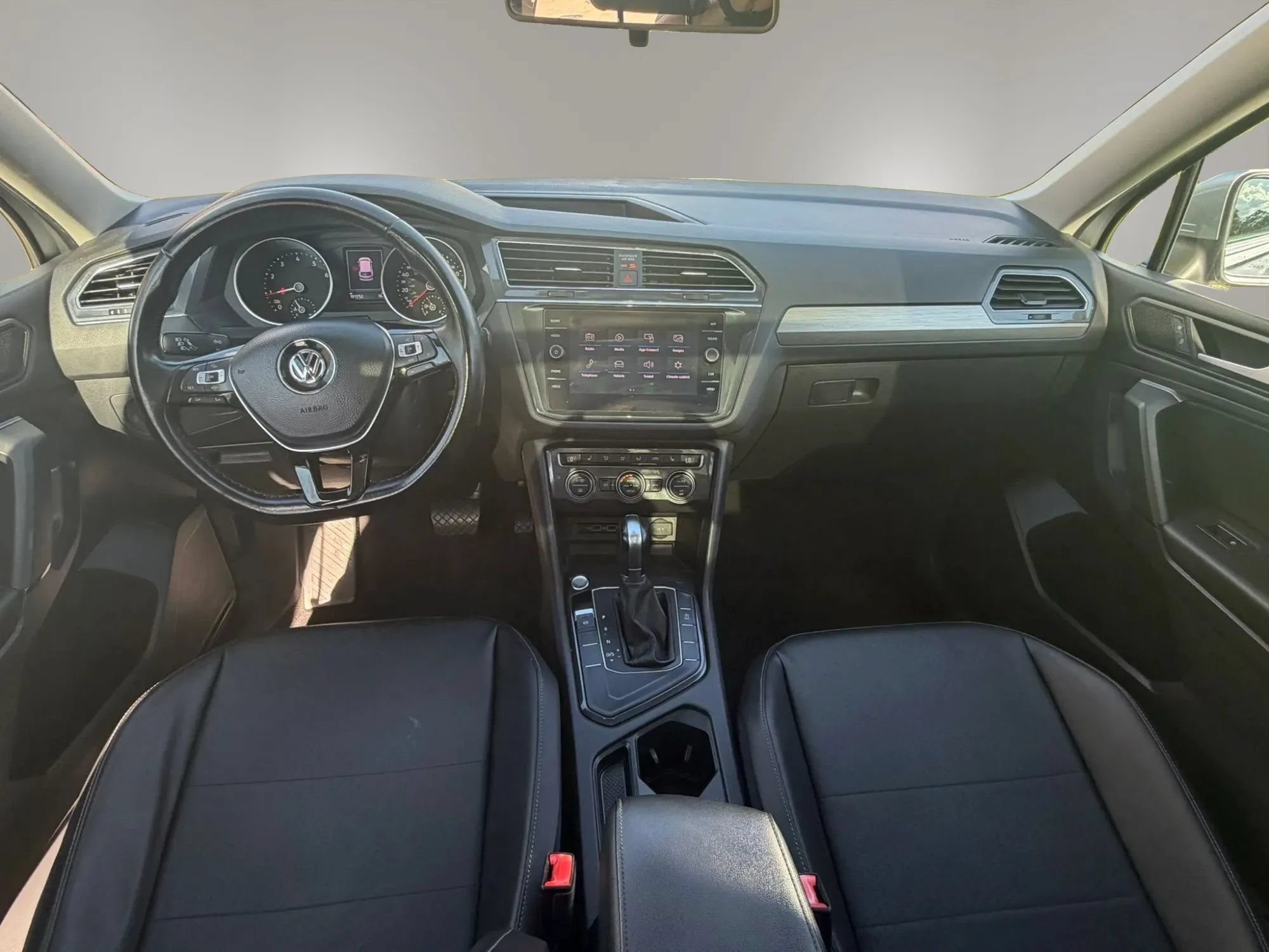 Used 2019 Volkswagen Tiguan SE w/ Panoramic Sunroof Package FWD image 10