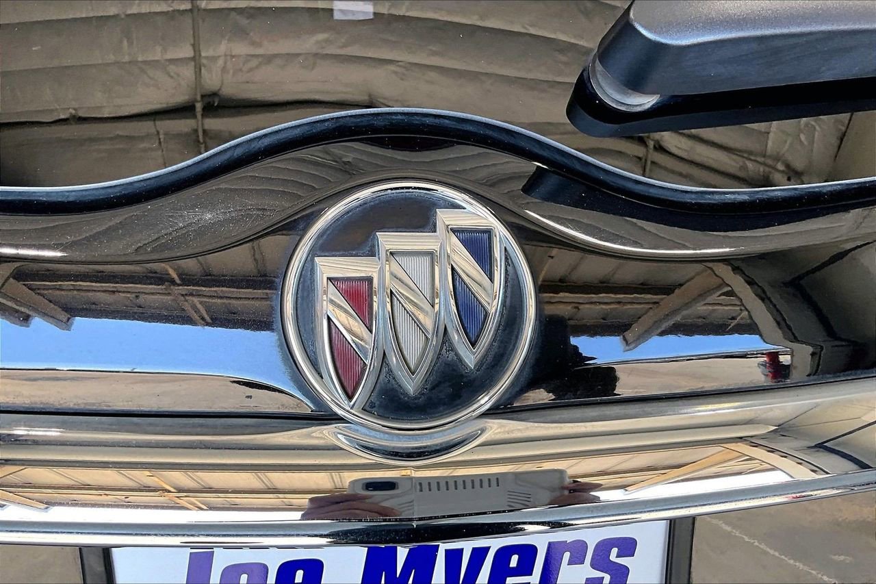 Used 2021 Buick Enclave Essence w/ Sound and Sites Package image 7