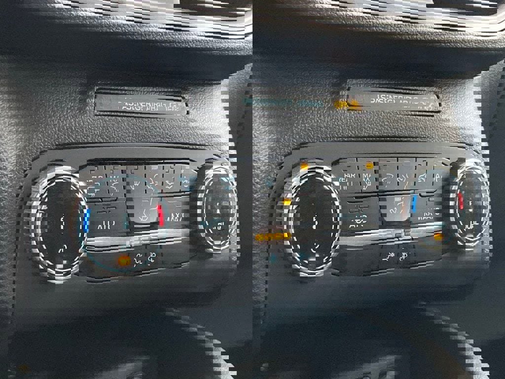 Used 2025 Ford Escape Active AWD/4WD image 26