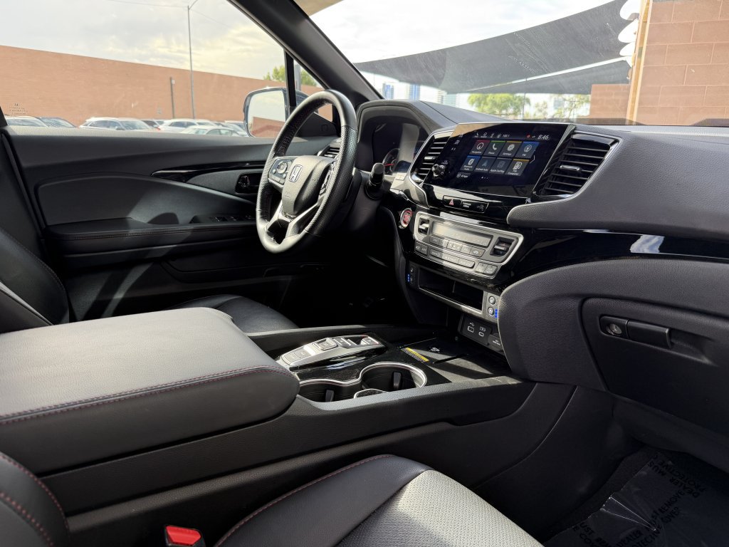 Used 2025 Honda Passport Black Edition image 41