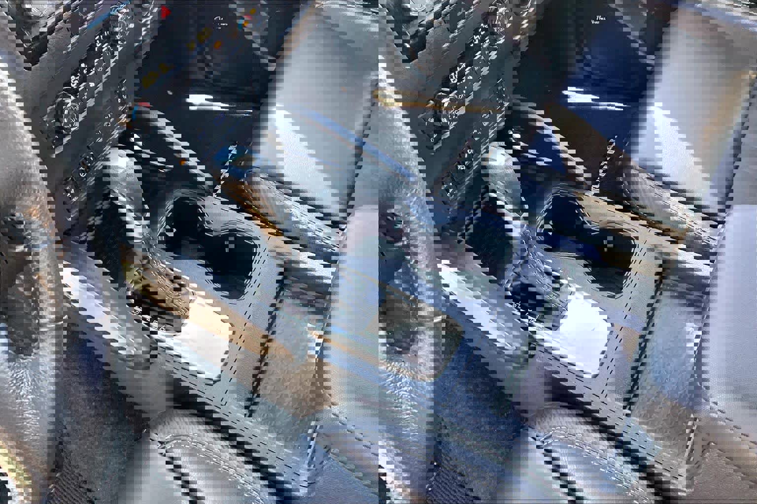 Used 2022 Nissan Frontier SV w/ SV Premium Package image 16