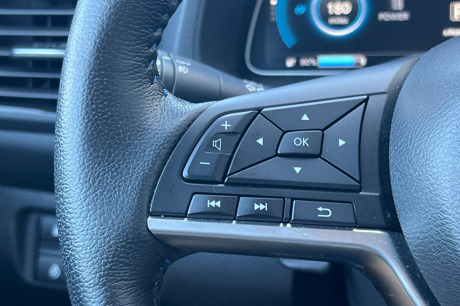 Certified 2024 Nissan Leaf SV Plus FWD image 28