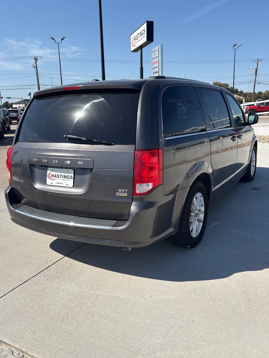 Used 2019 Dodge Grand Caravan SXT FWD image 5