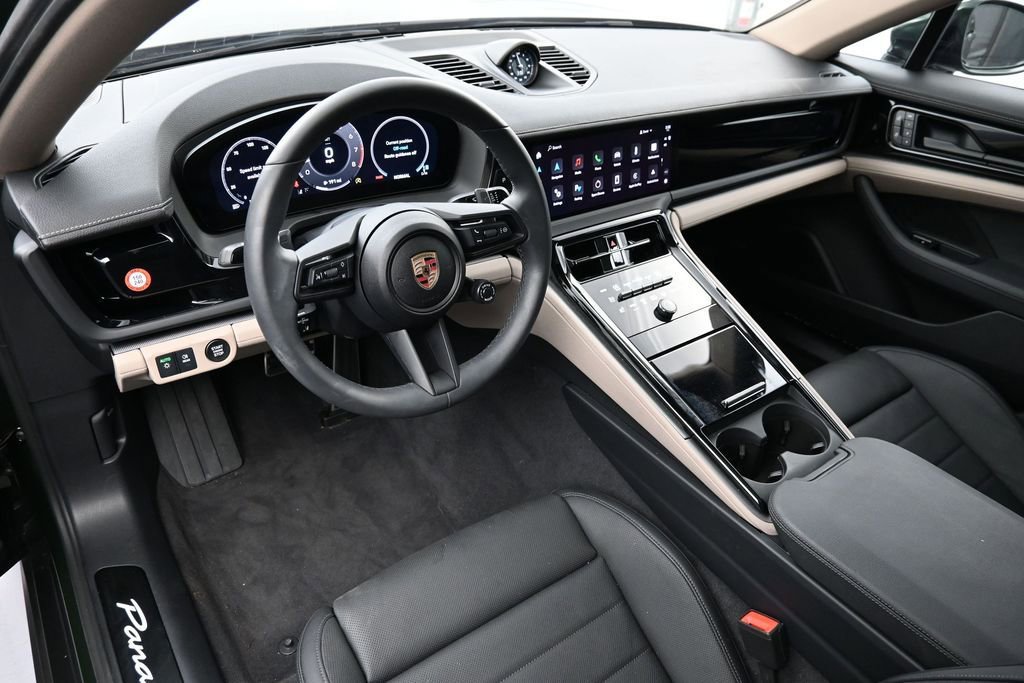 Certified 2025 Porsche Panamera RWD image 4