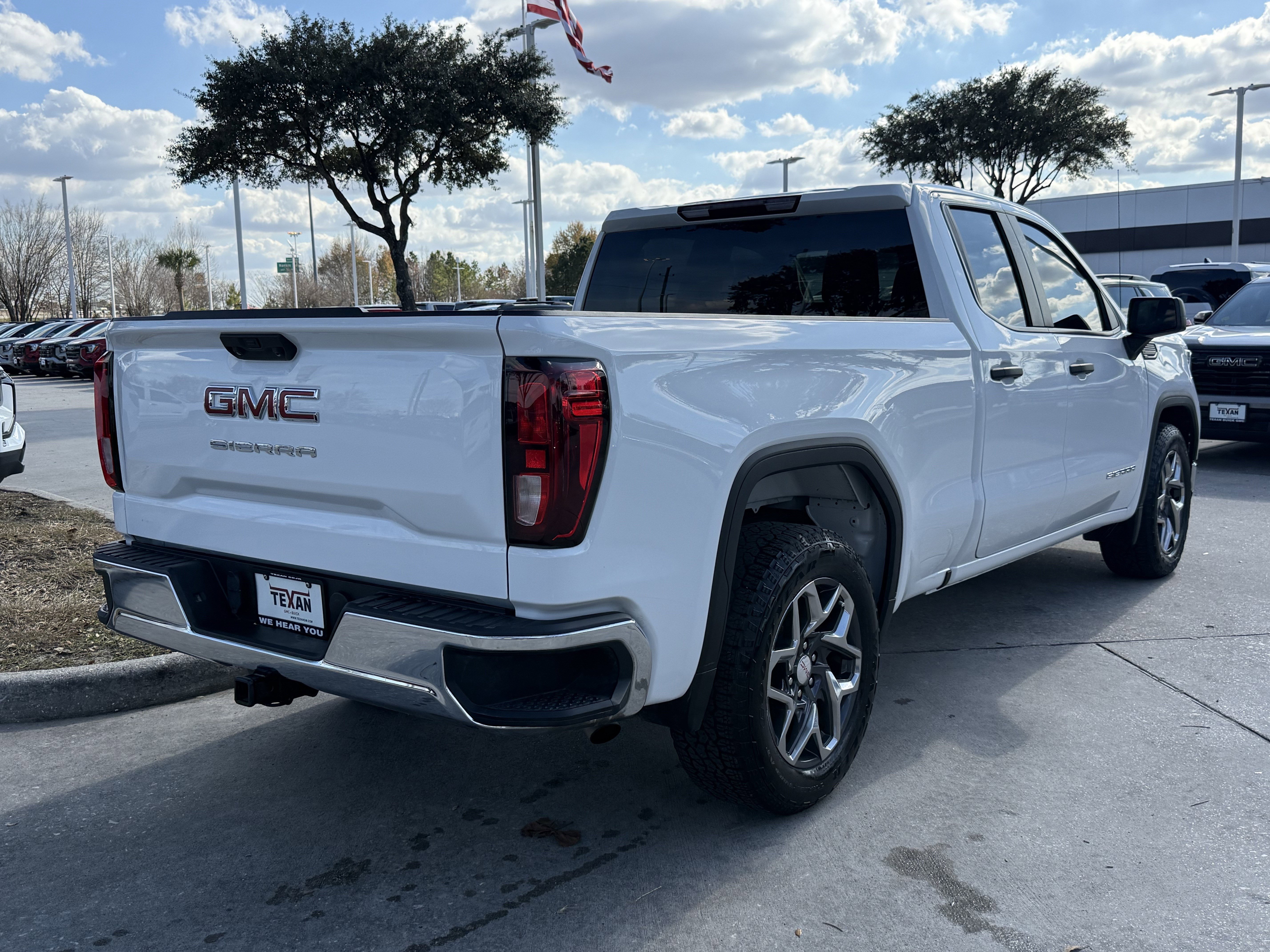 Used 2024 GMC Sierra 1500 Pro w/ Pro Value Package image 5