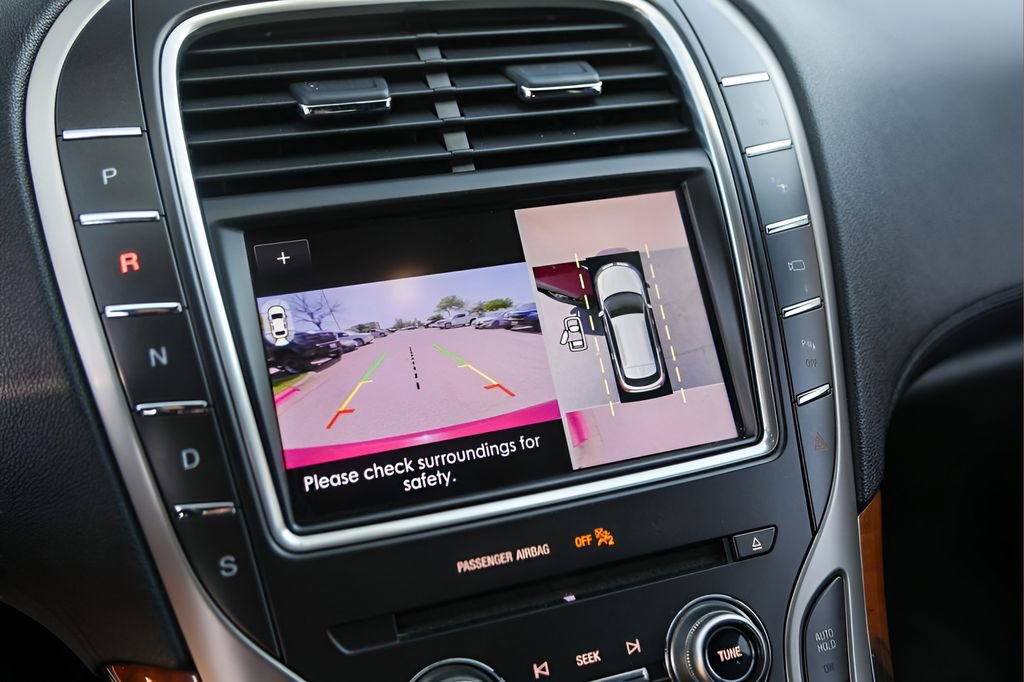 Used 2019 Lincoln Nautilus Reserve image 17