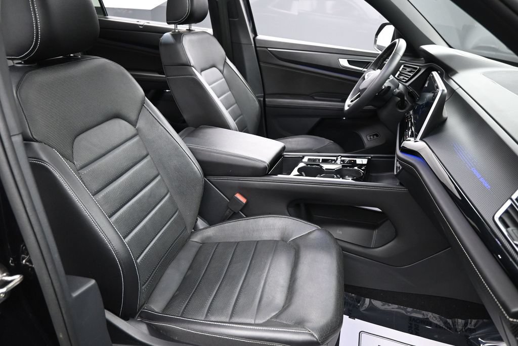 Used 2024 Volkswagen Atlas Cross Sport SEL AWD/4WD image 33