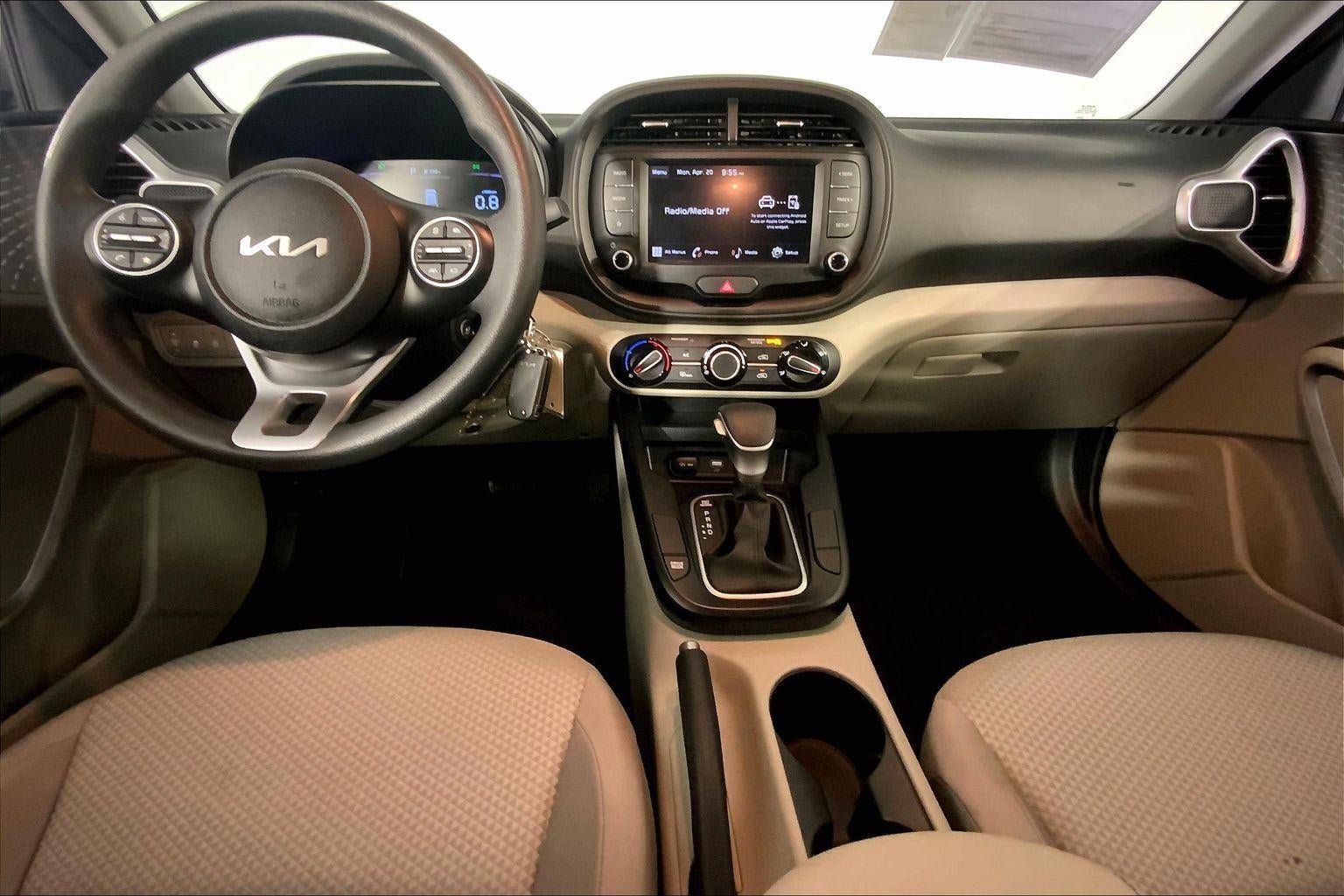 Used 2025 Kia Soul LX FWD image 15